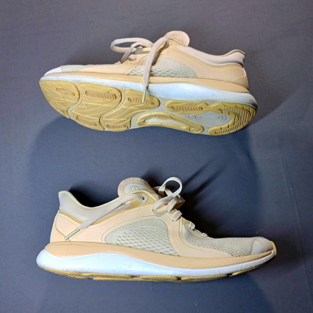 lululemon Chargefeel Workout Low Mesh Lace-Up Sneakers Beige women's size 9